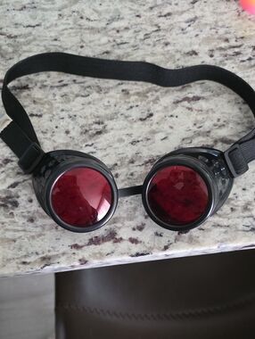 Red Lens Costume Goggles. Dr. Robotink Costume Acessory.